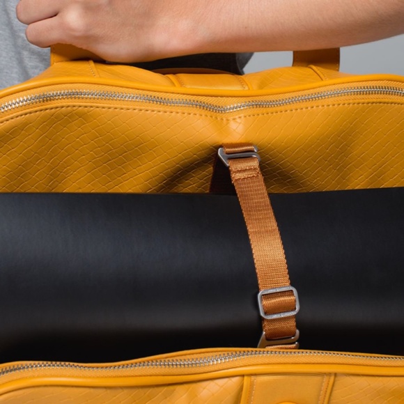 Lululemon Two Times a Yogi Bag Burnt Gold - Picture 4 of 16